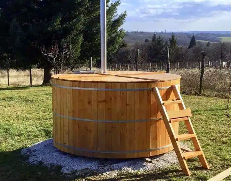 4 SZEMÉLYES FA PRÉMIUM DÉZSAFÜRDŐ 4 4 személyes dézsafürdő-3