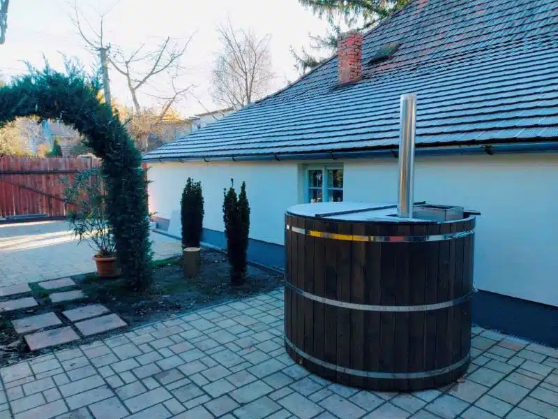 4 SZEMÉLYES FA PRÉMIUM DÉZSAFÜRDŐ 1 4 személyes dézsafürdő