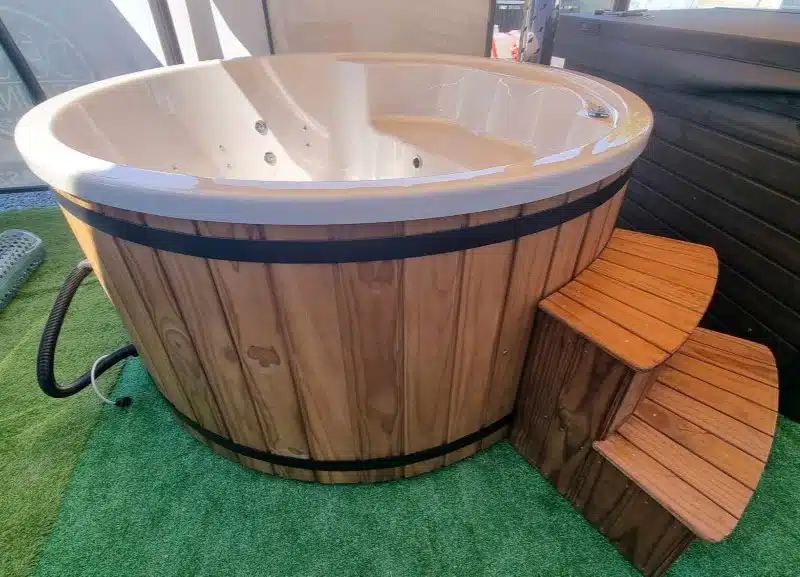 6 SZEMÉLYES CLASIC IN INTEGRÁLT KÁLYHÁS PRÉMIUM AKRIL DÉZSAFÜRDŐ WELLNESS CSOMAGBAN 9 6 személyes clasic in integrált kályhás akril dézsafürdő-10