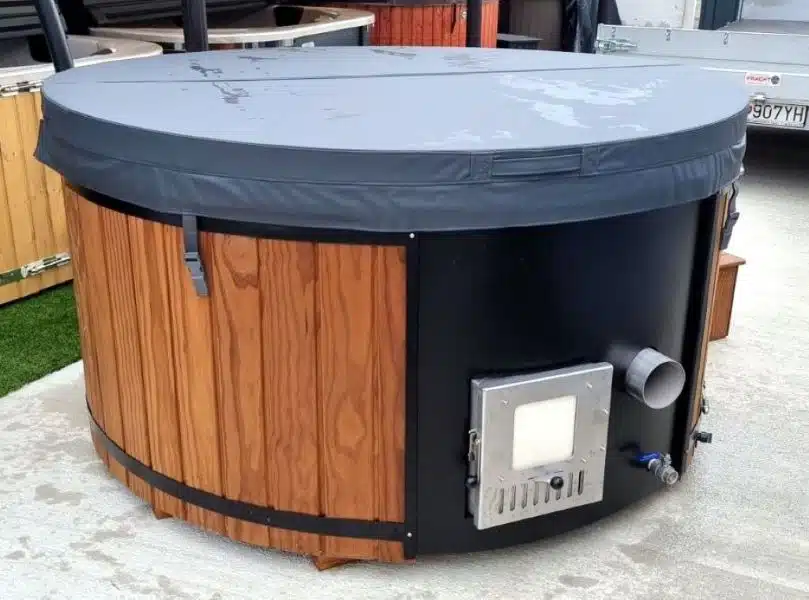 6 SZEMÉLYES CLASIC IN INTEGRÁLT KÁLYHÁS PRÉMIUM AKRIL DÉZSAFÜRDŐ WELLNESS CSOMAGBAN 10 6 személyes clasic in integrált kályhás akril dézsafürdő-11