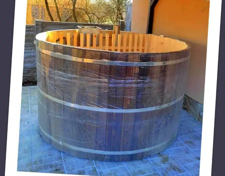 6 SZEMÉLYES FA PRÉMIUM DÉZSAFÜRDŐ 3 6 személyes dézsafürdő-2