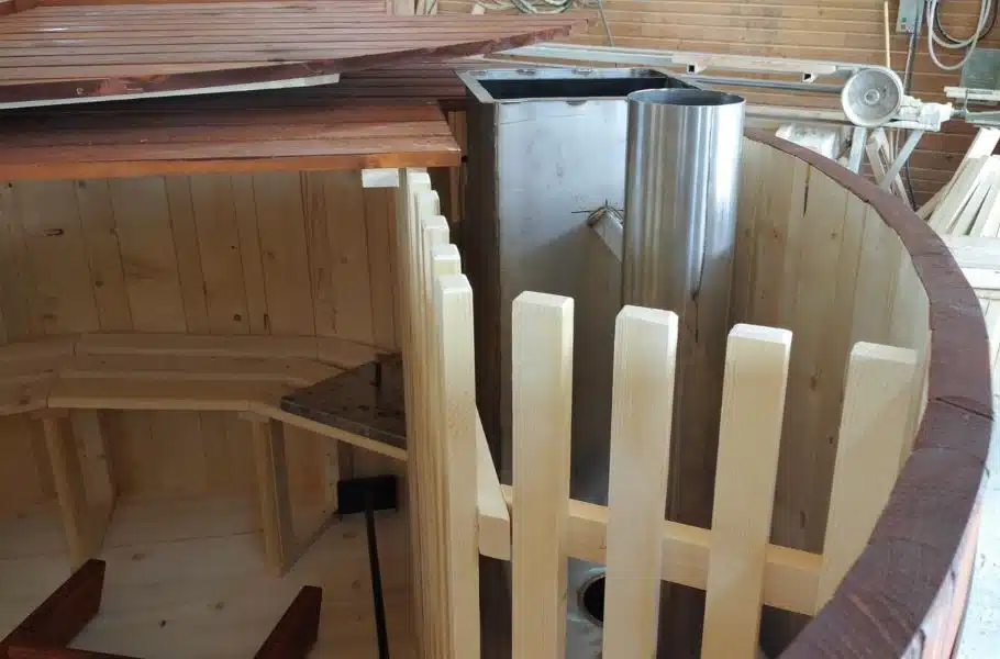 6 SZEMÉLYES FA PRÉMIUM DÉZSAFÜRDŐ 4 6 személyes dézsafürdő-3