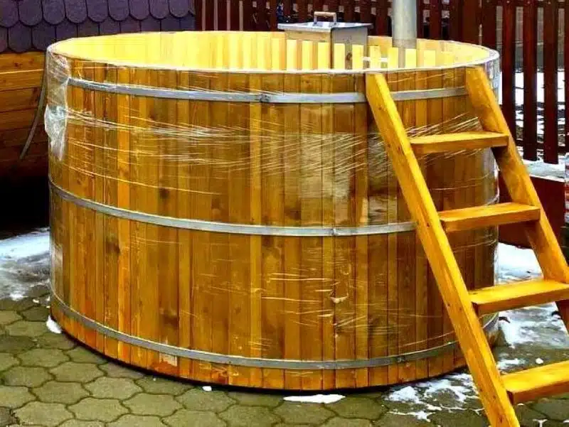 6 SZEMÉLYES FA PRÉMIUM DÉZSAFÜRDŐ 6 6 személyes dézsafürdő-5