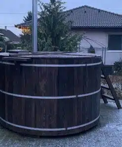 8 SZEMÉLYES FA PRÉMIUM DÉZSAFÜRDŐ 12 8 személyes dézsafürdő-4