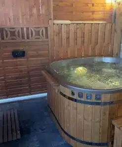 MALIBU 8 SZEMÉLYES NÉGYSZÖGLETES AKRIL DÉZSAFÜRDŐ KÜLSŐ KÁLYHÁVAL 9 Malibu akril dézsafürdő külső kályhával-4