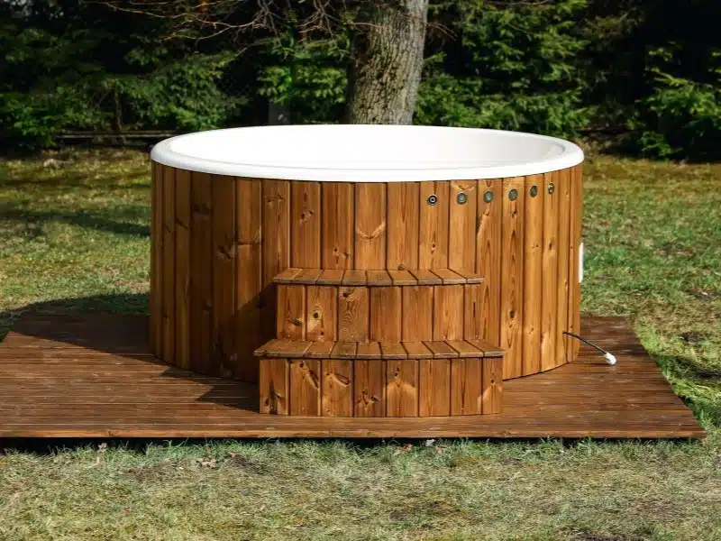 MÁLTA 6 SZEMÉLYES ELEKTROMOS ÜVEGSZÁLAS DÉZSAFÜRDŐ WELLNESS CSOMAGBAN 7 Málta 6 személyes elektromos üvegszálas dézsafürdő-3