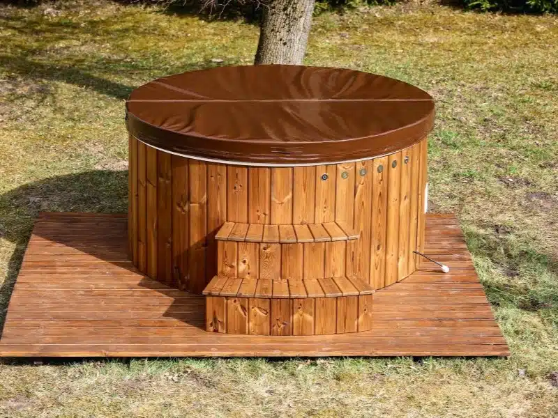 MÁLTA 6 SZEMÉLYES ELEKTROMOS ÜVEGSZÁLAS DÉZSAFÜRDŐ WELLNESS CSOMAGBAN 5 Málta 6 személyes elektromos üvegszálas dézsafürdő-5