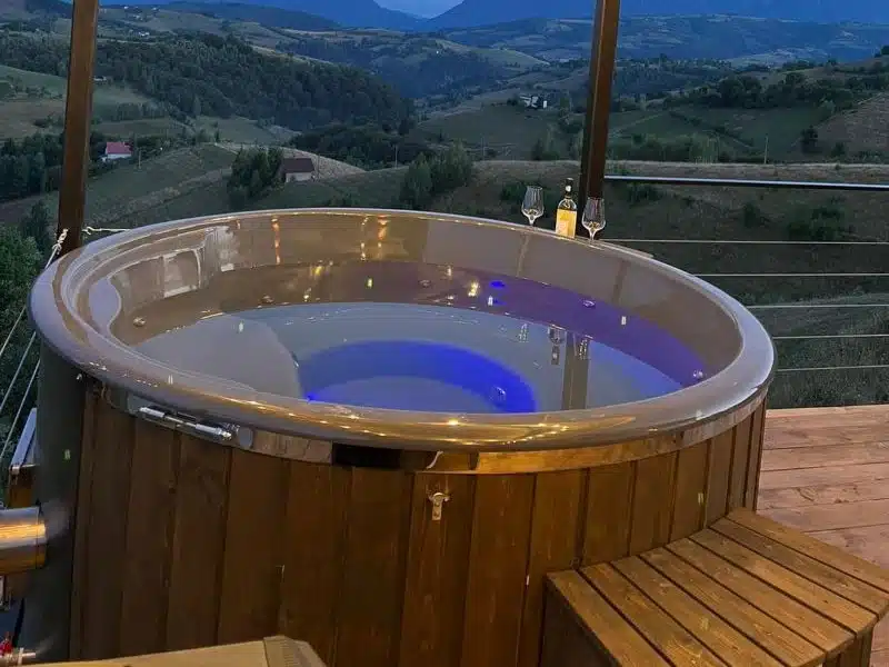 MÁLTA 6 SZEMÉLYES INTEGRÁLT KÁLYHÁS ÜVEGSZÁLAS DÉZSAFÜRDŐ THERMOTETŐVEL, WELLNESS CSOMAGBAN 28 Málta üvegszálas integrált kályhás dézsafürdő-27