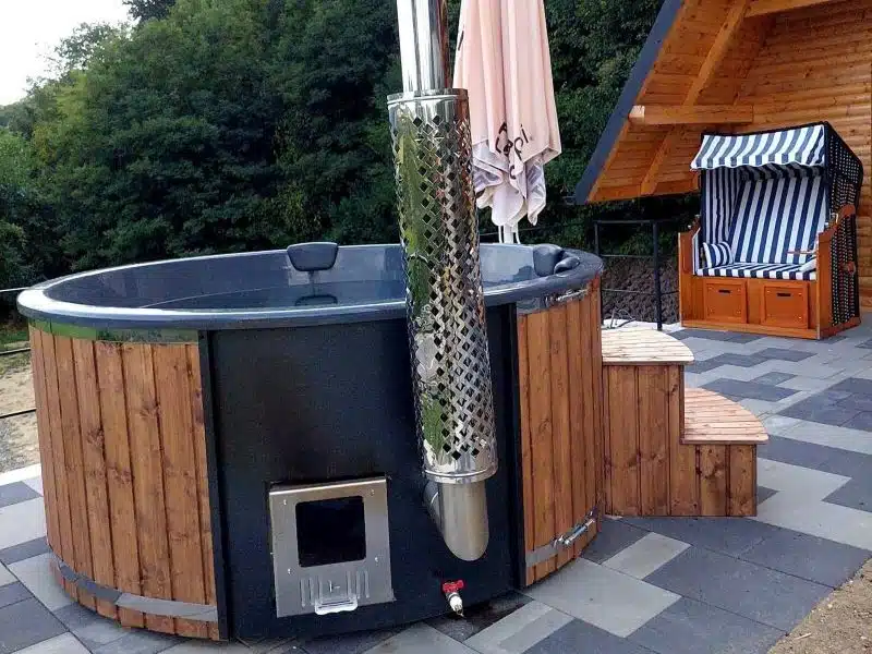 MÁLTA 6 SZEMÉLYES INTEGRÁLT KÁLYHÁS ÜVEGSZÁLAS DÉZSAFÜRDŐ THERMOTETŐVEL, WELLNESS CSOMAGBAN 30 Málta üvegszálas integrált kályhás dézsafürdő-29