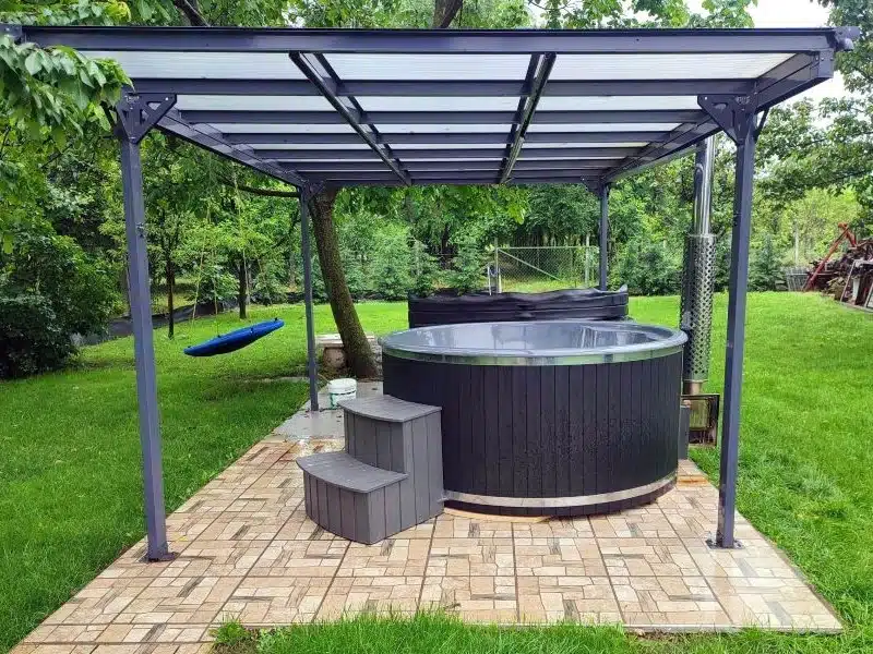 MÁLTA 6 SZEMÉLYES INTEGRÁLT KÁLYHÁS ÜVEGSZÁLAS DÉZSAFÜRDŐ THERMOTETŐVEL, WELLNESS CSOMAGBAN 34 Málta üvegszálas integrált kályhás dézsafürdő-33