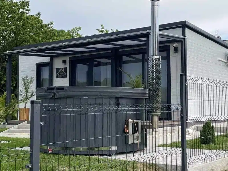 MÁLTA 6 SZEMÉLYES INTEGRÁLT KÁLYHÁS ÜVEGSZÁLAS DÉZSAFÜRDŐ THERMOTETŐVEL, WELLNESS CSOMAGBAN 9 Málta üvegszálas integrált kályhás dézsafürdő-8