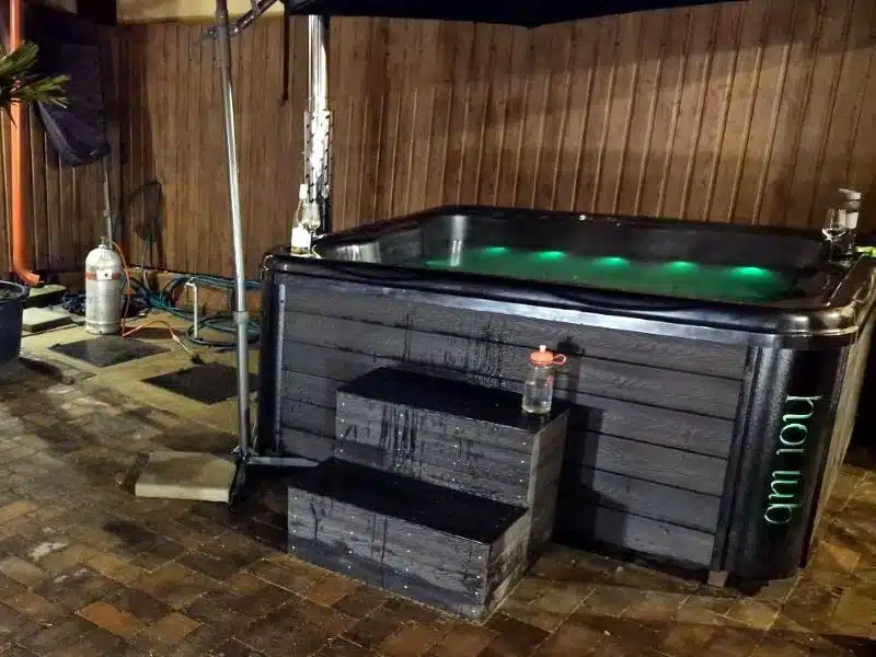 MONACO OUT KÜLSŐ KÁLYHÁS NÉGYSZÖG ALAKÚ AKRIL DÉZSAFÜRDŐ 5 Monaco külső kályhás akril dézsafürdő-4