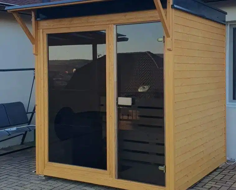 MODERN SZAUNA ELEKTROMOS KÁLYHÁVAL 5 Riga kültéri szauna elektromos vagy fatüzelésű kályhával-4