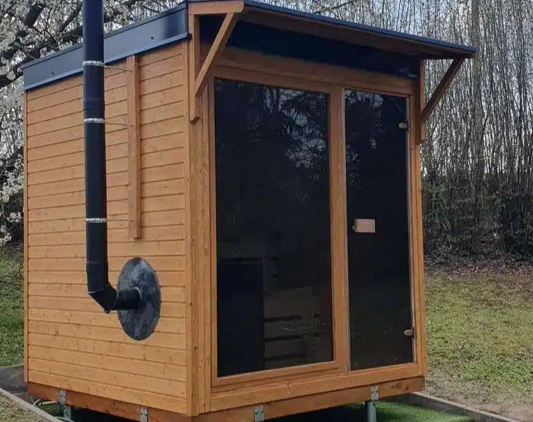 MODERN SZAUNA ELEKTROMOS KÁLYHÁVAL 6 Riga kültéri szauna elektromos vagy fatüzelésű kályhával-5