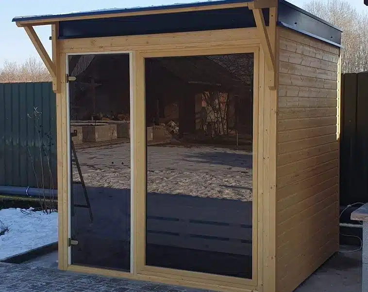 MODERN SZAUNA ELEKTROMOS KÁLYHÁVAL 1 Riga kültéri szauna elektromos vagy fatüzelésű kályhával