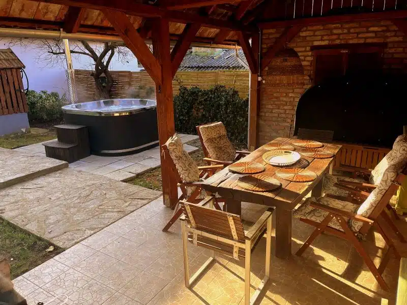 RUBIN 5-6 SZEMÉLYES PRÉMIUM NÉGYSZÖG ALAKÚ AKRIL DÉZSAFÜRDŐ KÜLSŐ KÁLYHÁVAL 11 Rubin akril külső kályhás dézsafürdő-10