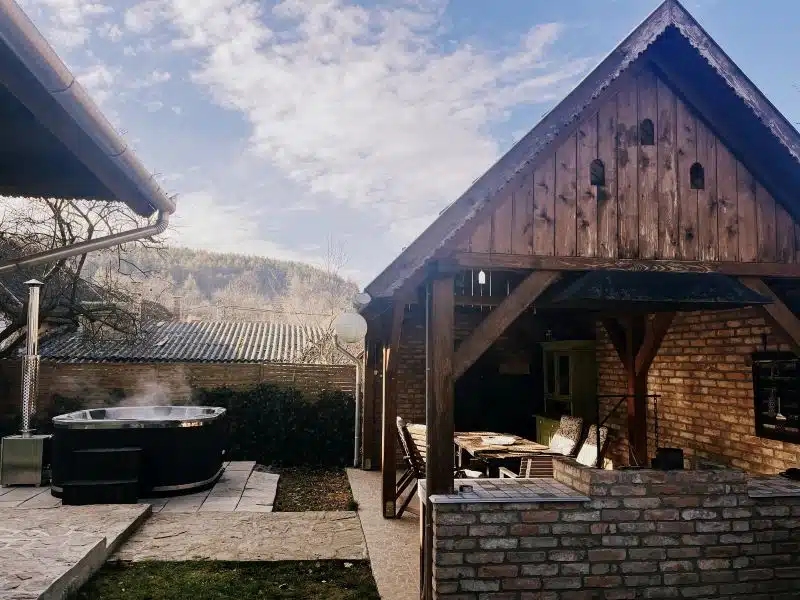 RUBIN 5-6 SZEMÉLYES PRÉMIUM NÉGYSZÖG ALAKÚ AKRIL DÉZSAFÜRDŐ KÜLSŐ KÁLYHÁVAL 12 Rubin akril külső kályhás dézsafürdő-11