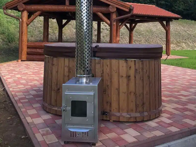 RUBIN 5-6 SZEMÉLYES PRÉMIUM NÉGYSZÖG ALAKÚ AKRIL DÉZSAFÜRDŐ KÜLSŐ KÁLYHÁVAL 3 Rubin akril külső kályhás dézsafürdő-2