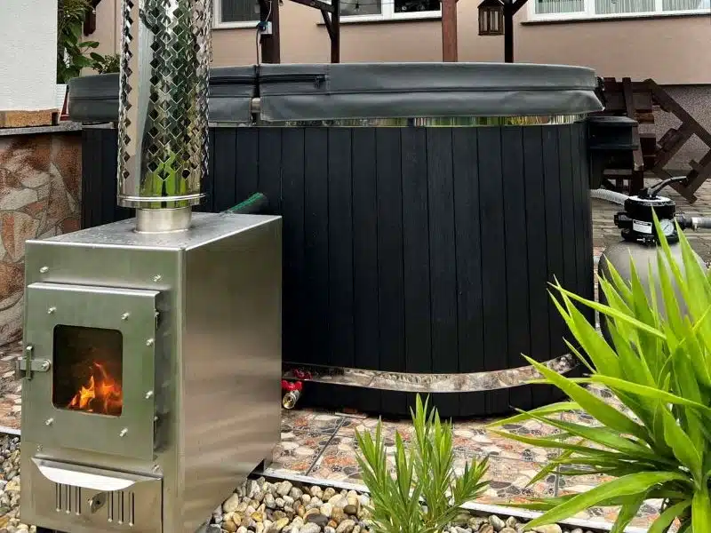 RUBIN 5-6 SZEMÉLYES PRÉMIUM NÉGYSZÖG ALAKÚ AKRIL DÉZSAFÜRDŐ KÜLSŐ KÁLYHÁVAL 4 Rubin akril külső kályhás dézsafürdő-3