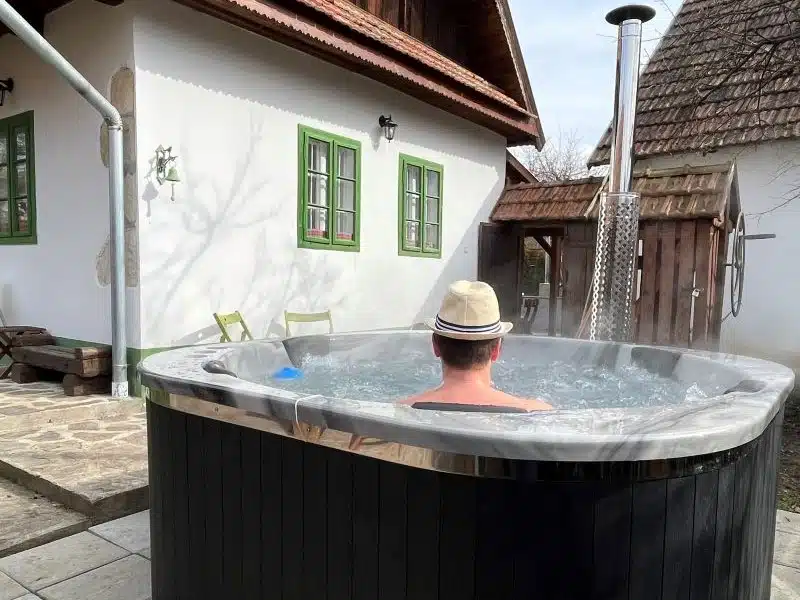 RUBIN 5-6 SZEMÉLYES PRÉMIUM NÉGYSZÖG ALAKÚ AKRIL DÉZSAFÜRDŐ KÜLSŐ KÁLYHÁVAL 9 Rubin akril külső kályhás dézsafürdő-8