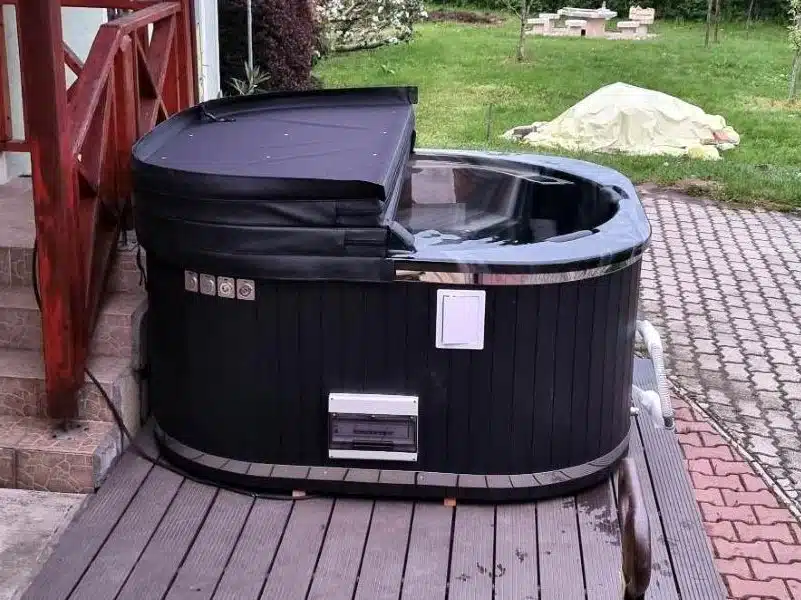 RUBIN 6 SZEMÉLYES ELEKTROMOS PRÉMIUM NÉGYSZÖG ALAKÚ AKRIL DÉZSAFÜRDŐ 3 Rubin elektromos dézsafürdő-3