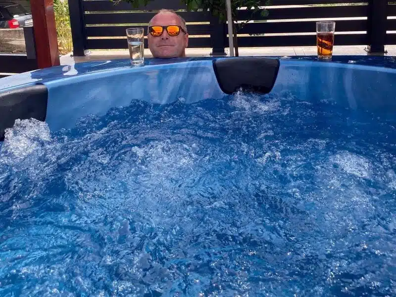 RUBIN 6 SZEMÉLYES ELEKTROMOS PRÉMIUM NÉGYSZÖG ALAKÚ AKRIL DÉZSAFÜRDŐ 5 Rubin elektromos dézsafürdő-5