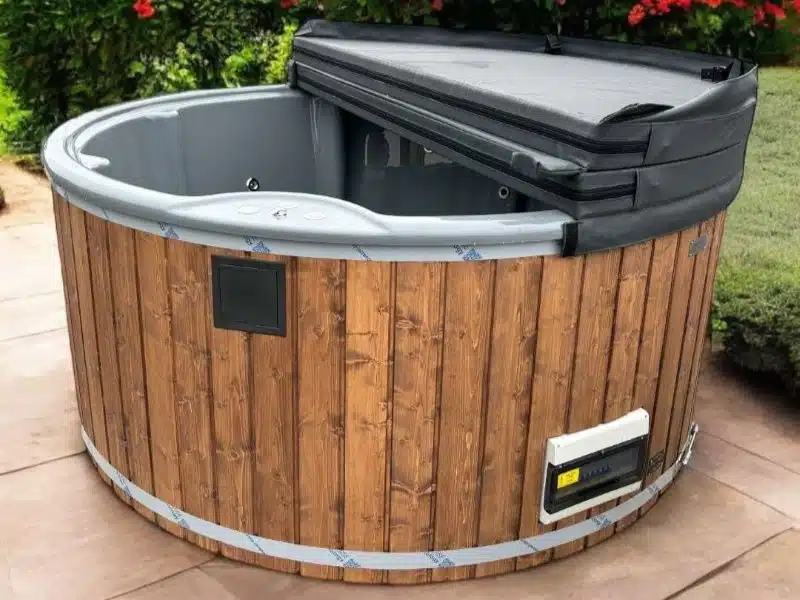 MEGÚJULT LUX IN 8 személyes ELEKTROMOS AKRIL dézsafürdő 1 MEGÚJULT LUX IN 8 személyes ELEKTROMOS AKRIL dézsafürdő