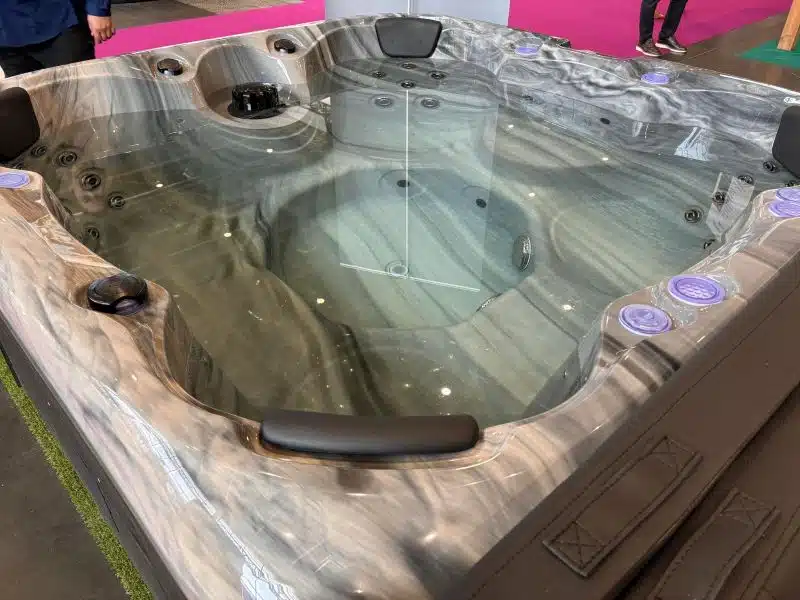 TOPÁZ PRÉMIUM AKRIL 4 plusz 3 SZEMÉLYES DÉZSA GECKO 3 KW ELEKTROMOS FŰTÉSSEL 1 Topáz prémium akril 4+3 személyes dézsa gecko elektromos fűtéssel