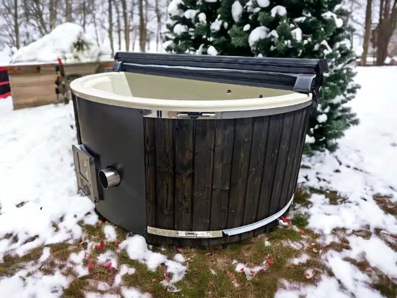 LUX IN 5 személyes INTEGRÁLT KÁLYHÁS PRÉMIUM AKRIL dézsafürdő szürke vagy fehér betéttel wellness csomagban 9 LUX IN 5 személyes INTEGRÁLT KÁLYHÁS PRÉMIUM AKRIL dézsafürdő 3