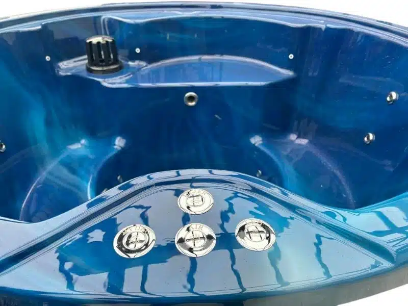 MEGÚJULT LUX IN 5 személyes INTEGRÁLT KÁLYHÁS PRÉMIUM MÁRVÁNY AKRIL dézsafürdő wellness csomagban 8 LUX IN 5 személyes INTEGRÁLT KÁLYHÁS PRÉMIUM MÁRVÁNY AKRIL dézsafürdő 8