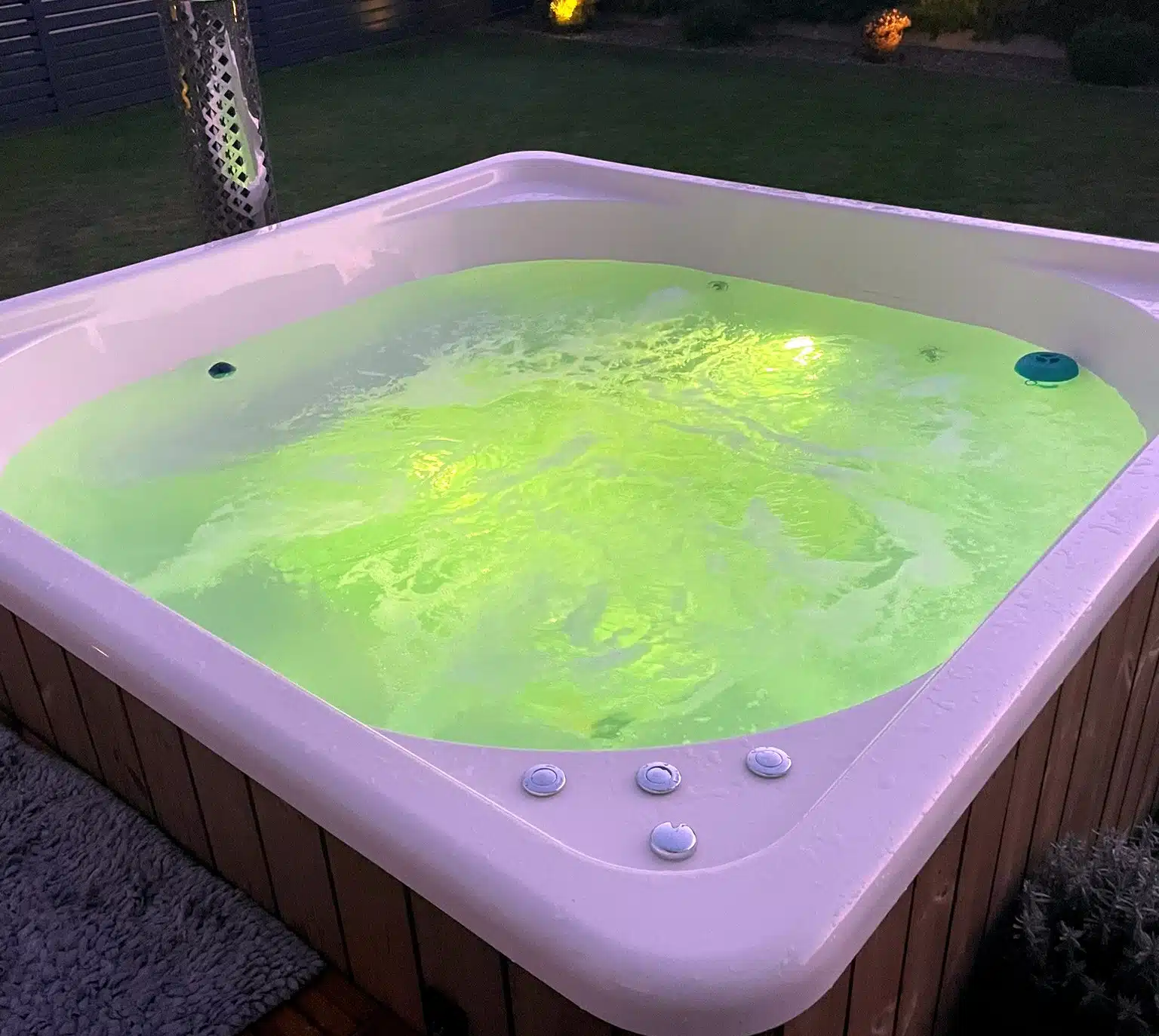 Palermo négyszögletes 8 személyes üvegszálas dézsafürdő integrált kályhával 7 Palermo négyszögletes 8 személyes üvegszálas dézsafürdő integrált kályhával 7