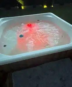 Palermo négyszögletes 8 személyes üvegszálas dézsafürdő integrált kályhával 8