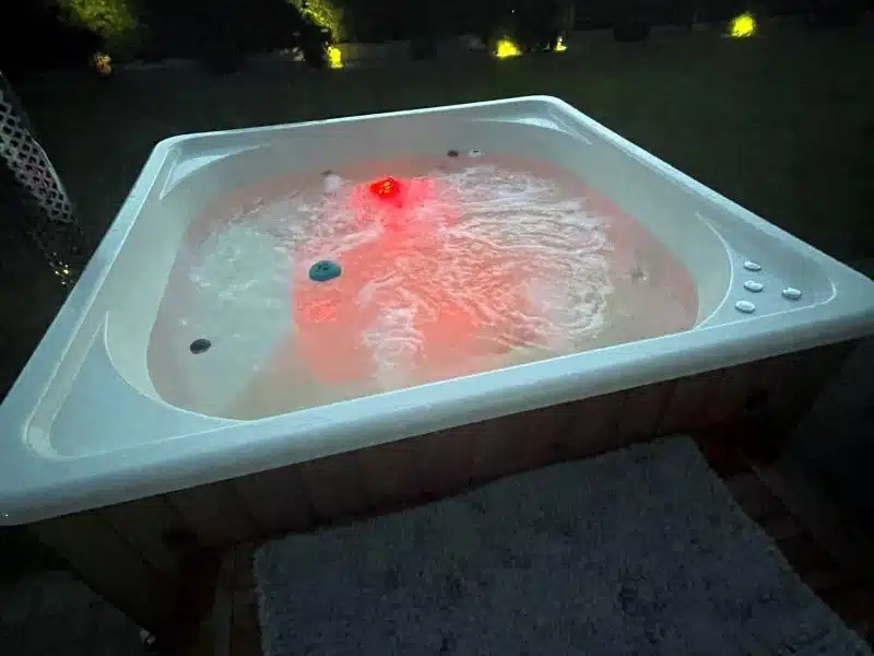 Palermo négyszögletes 8 személyes üvegszálas dézsafürdő integrált kályhával 2 Palermo négyszögletes 8 személyes üvegszálas dézsafürdő integrált kályhával 8