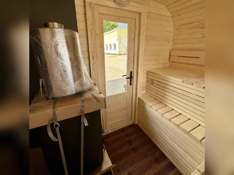 MANGA 4-6 személyes szauna elektromos kályhával, kétszintes padokkal 10 MANGA 4-6 személyes szauna elektromos kályhával, kétszintes padokkal 10