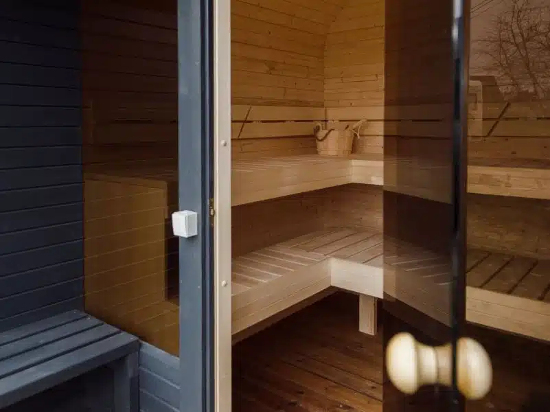 MANGA 4-6 személyes szauna elektromos kályhával, kétszintes padokkal 6 MANGA 4-6 személyes szauna elektromos kályhával, kétszintes padokkal 6