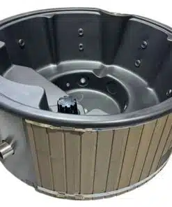 Hidegvizes merülő thermowood külső borítással, lépcsővel, leeresztővel