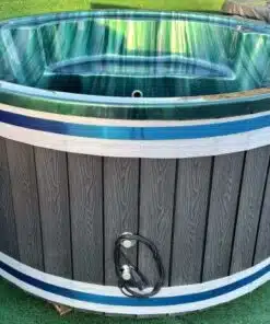 5 személyes CLASIC IN WPC ZÖLD MÁRVÁNY INTEGRÁLT KÁLYHÁS PRÉMIUM AKRIL dézsafürdő wellness csomagban