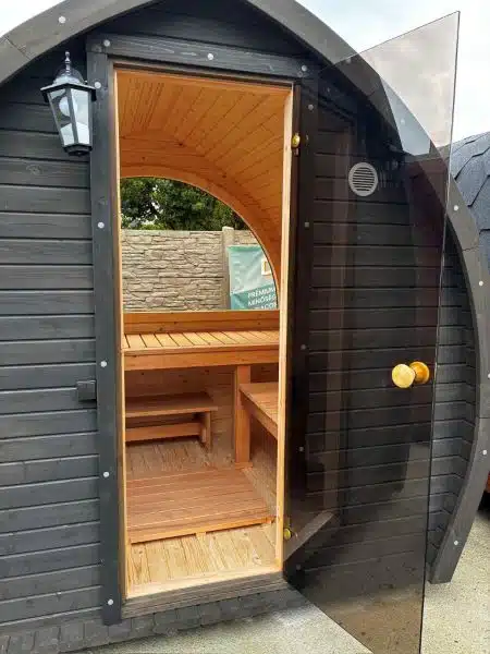 6-8 személyes LEVÉL alakú szauna 9 KW elektromos kályhával 3 6-8 személyes LEVÉL alakú szauna 9 KW elektromos kályhával 3