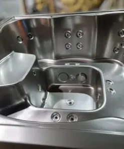 Grande 8 személyes Négyszögletes akril 8 személyes dézsafürdő GECKO 3 KW elektromos fűtéssel 8