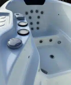 JADE 2 személyes prémium USA akril ovális dézsafürdő fehér vagy szürke színben PAHLEN 2 KW elektromos fűtéssel 7
