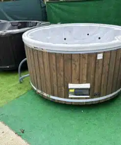 MEGÚJULT LUX IN 8 személyes ELEKTROMOS AKRIL dézsafürdő fehér vagy szürke betéttel 2