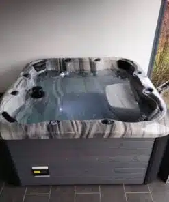 TOPÁZ PRÉMIUM AKRIL 4 személyes INTEGRÁLT fatüzelésű jacuzzi 4