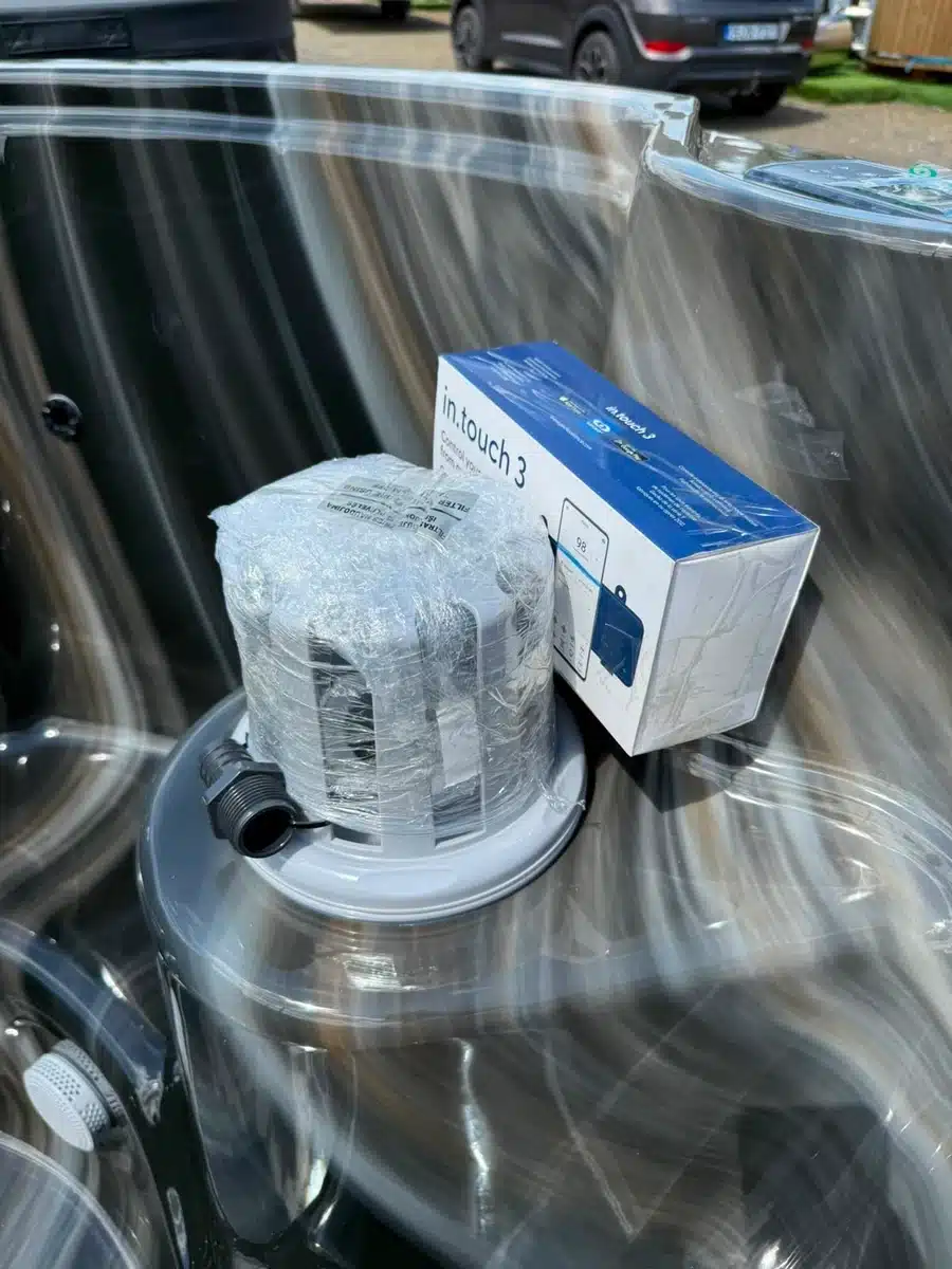 MEGÚJULT LUX IN - 6 SZEMÉLYES ELEKTROMOS PRÉMIUM MÁRVÁNY AKRIL DÉZSAFÜRDŐ, WELLNESS CSOMAGBAN 16 MEGÚJULT LUX IN - 6 SZEMÉLYES ELEKTROMOS PRÉMIUM MÁRVÁNY AKRIL DÉZSAFÜRDŐ, WELLNESS CSOMAGBAN