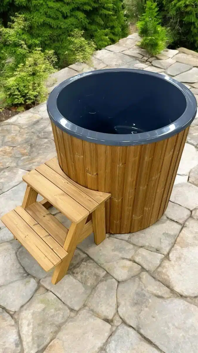 Hidegvizes merülő thermowood külső borítással, lépcsővel, leeresztővel 6 Hidegvizes merülő thermowood külső borítással, lépcsővel, leeresztővel