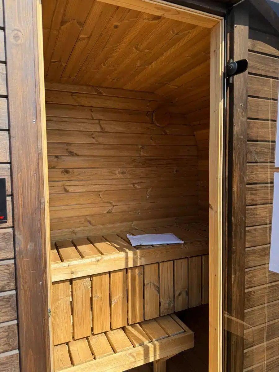 JOLA MINI – 2 SZEMÉLYES THERMOWOOD SZAUNA – ELEKTROMOS KÁLYHÁVAL + WIFI 13 JOLA MINI – 2 SZEMÉLYES THERMOWOOD SZAUNA – ELEKTROMOS KÁLYHÁVAL + WIFI
