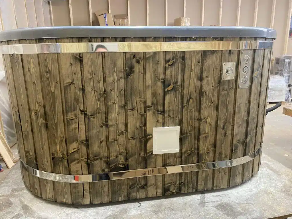 MALIBU 8 személyes NÉGYSZÖGLETES Akril dézsafürdő külső kályhával 14 MALIBU 8 személyes NÉGYSZÖGLETES Akril dézsafürdő külső kályhával
