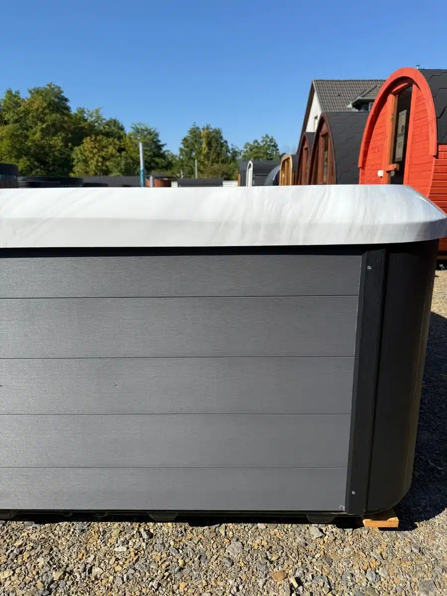 TOPÁZ PRÉMIUM AKRIL 4+3 SZEMÉLYES DÉZSAFÜRDŐ GECKO 3 KW + WIFI | ELEKTROMOS FŰTÉSSEL 3 TOPÁZ PRÉMIUM AKRIL 4+3 SZEMÉLYES DÉZSAFÜRDŐ GECKO 3 KW + WIFI | ELEKTROMOS FŰTÉSSEL