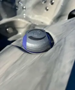 Grande 8 személyes Négyszögletes akril 8 személyes dézsafürdő GECKO 3 KW elektromos fűtéssel