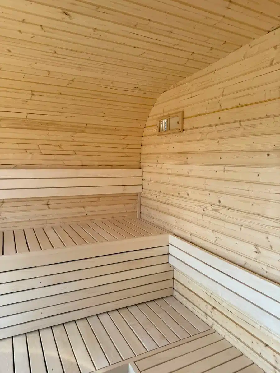 6 SZEMÉLYES VIP LUX SZAUNA – HARVIA M3 SL KÜLSŐ FATÜZELÉSŰ KAZÁNNAL 25 6 SZEMÉLYES VIP LUX SZAUNA – HARVIA M3 SL KÜLSŐ FATÜZELÉSŰ KAZÁNNAL