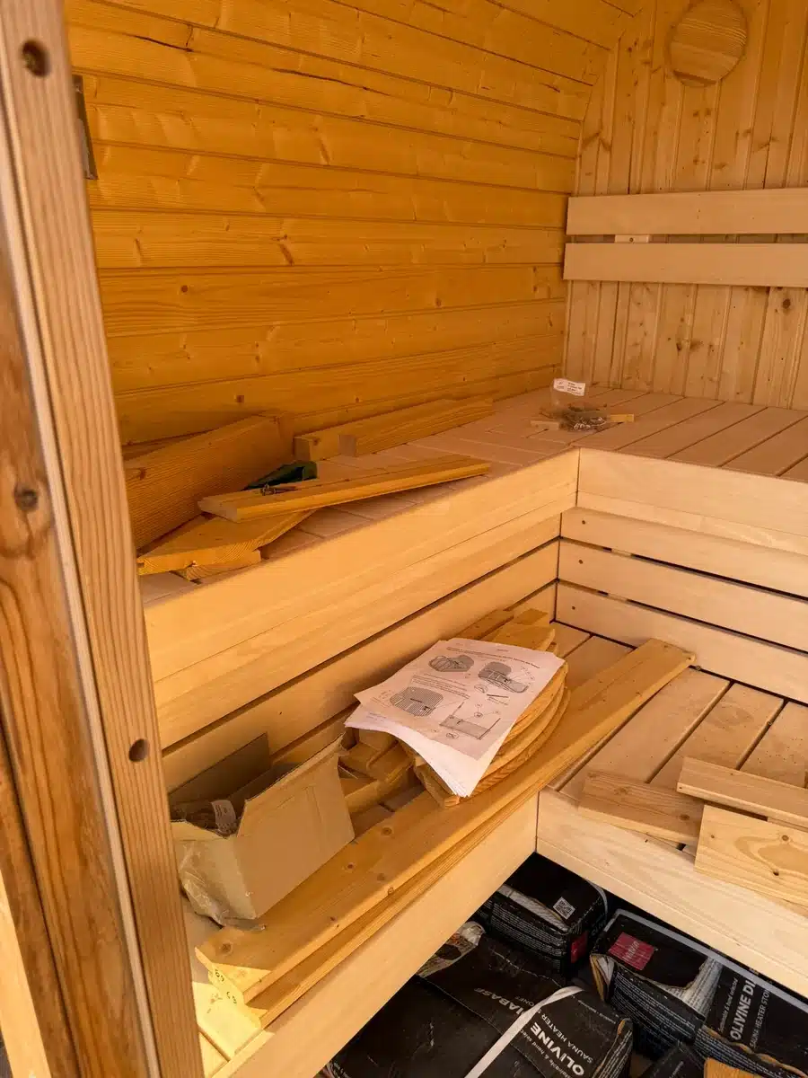 4 SZEMÉLYES MINI SZAUNA – ELEKTROMOS FŰTÉSSEL, LAPRASZERELT KIVITELBEN 8 4 SZEMÉLYES MINI SZAUNA – ELEKTROMOS FŰTÉSSEL, LAPRASZERELT KIVITELBEN